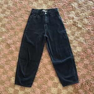 Levi's Black High-Rise Cropped Ankle Jeans